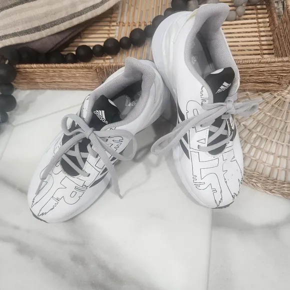 [ ADIDAS] boys STAR WARS WHITE&amp; BLACK SNEAKERS SIZE 2, NEVER WORN!!