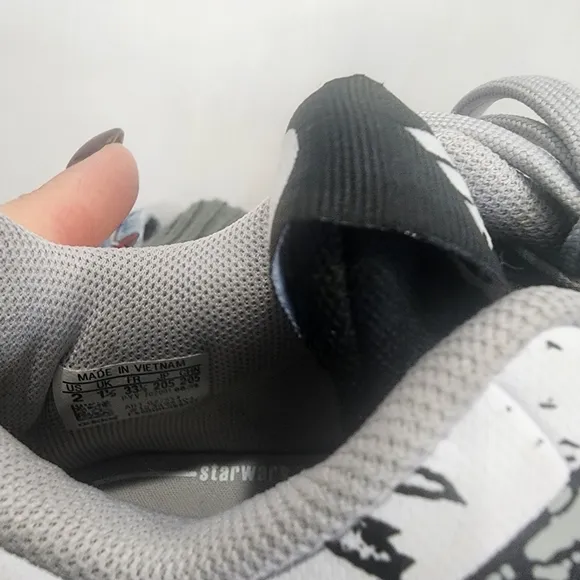[ ADIDAS] boys STAR WARS WHITE&amp; BLACK SNEAKERS SIZE 2, NEVER WORN!!