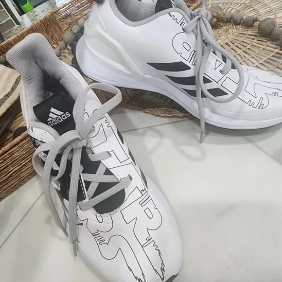 [ ADIDAS] boys STAR WARS WHITE&amp; BLACK SNEAKERS SIZE 2, NEVER WORN!!