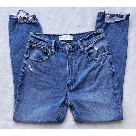 Abercrombie &amp; Fitch High Rise Skinny Jean in Medium, Size 26/2S