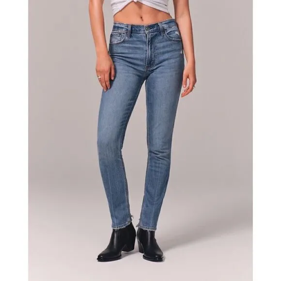 Abercrombie &amp; Fitch High Rise Skinny Jean in Medium, Size 26/2S