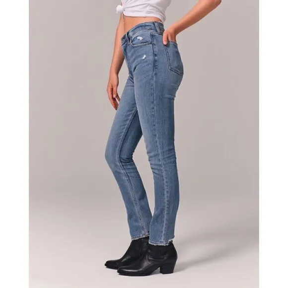 Abercrombie &amp; Fitch High Rise Skinny Jean in Medium, Size 26/2S