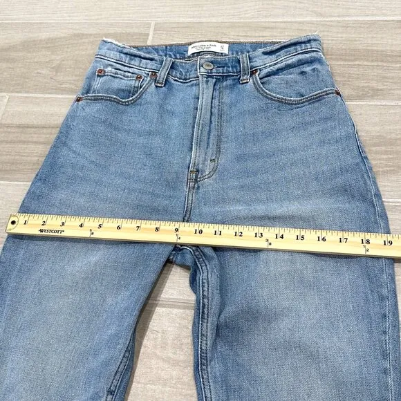 Abercrombie &amp; Fitch The Ankle Straight Ultra High Rise in Light Wash Denim Sz 27