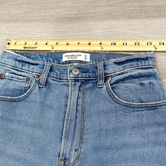 Abercrombie &amp; Fitch The Ankle Straight Ultra High Rise in Light Wash Denim Sz 27