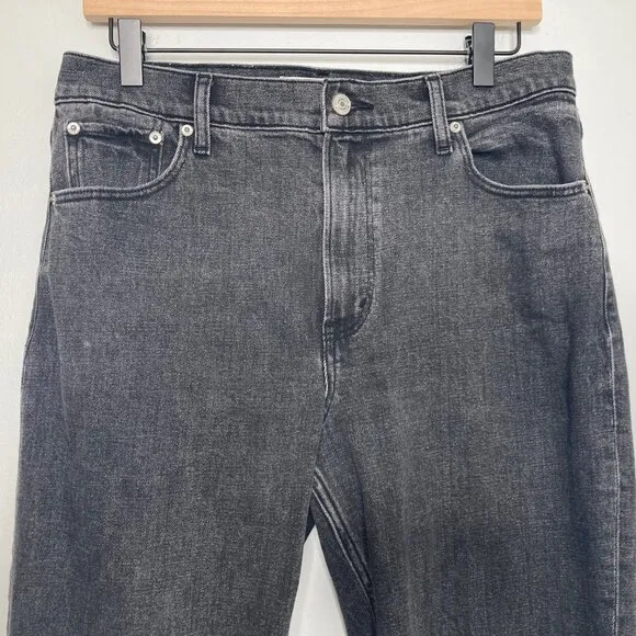 Abercrombie &amp; Fitch The Mom Jean High Rise 29 Short Black Denim Tapered Leg 90s