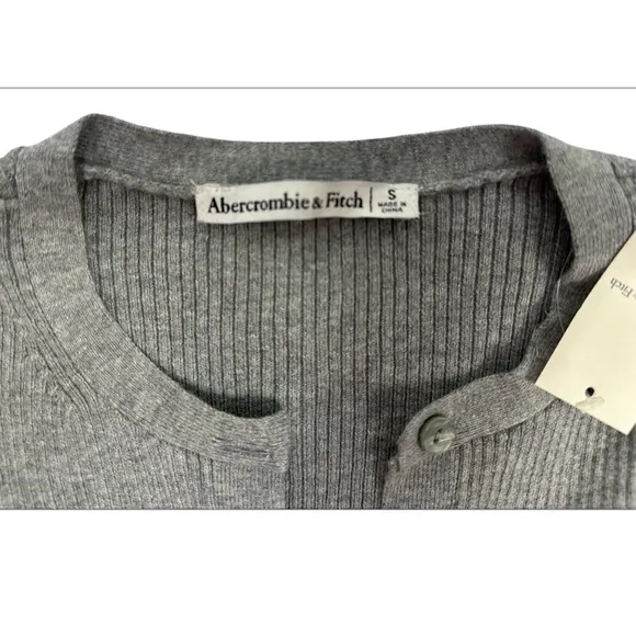 ABERCROMBIE AND FITCH Slim Henley Sweater Tee, Size SMALL