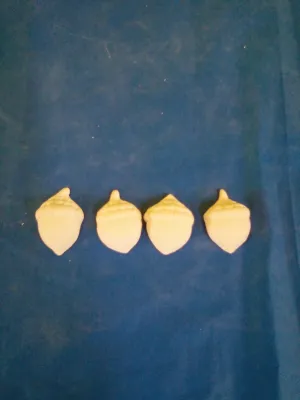 Acorns - Flat, 4pc