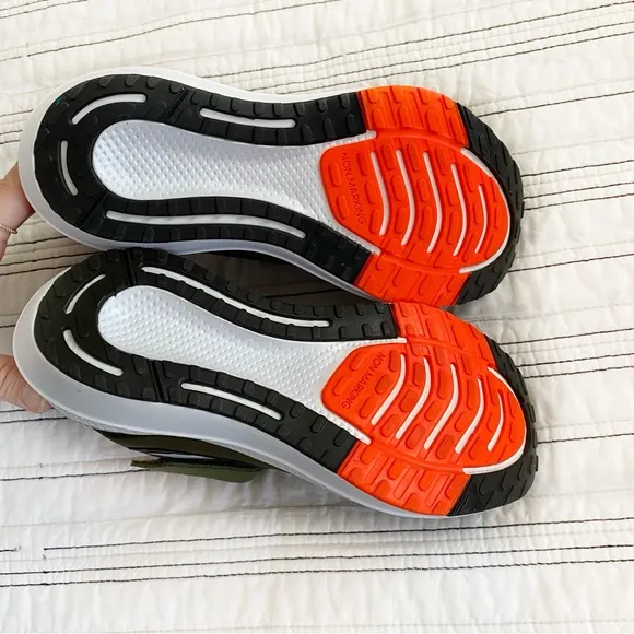 adidas EQ21 Run Bounce Sneakers 2.0 Focus Olive &amp; Orange Youth Boys size 2.5