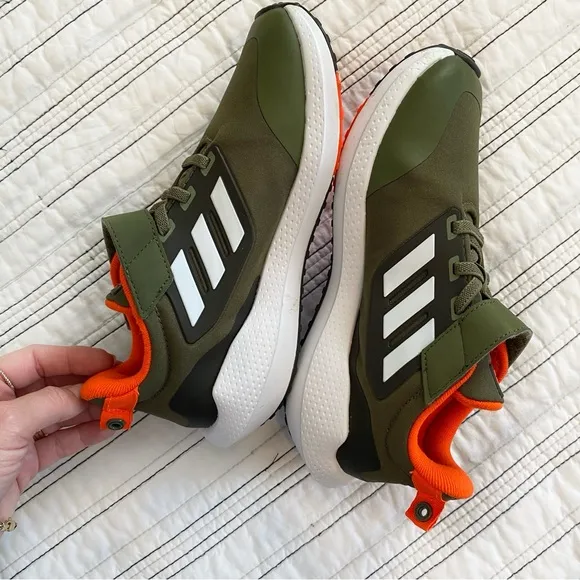 adidas EQ21 Run Bounce Sneakers 2.0 Focus Olive &amp; Orange Youth Boys size 2.5