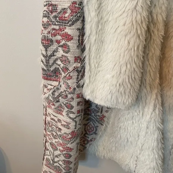 Anthropologie Hei Hei Faux Fur vest Size Medium