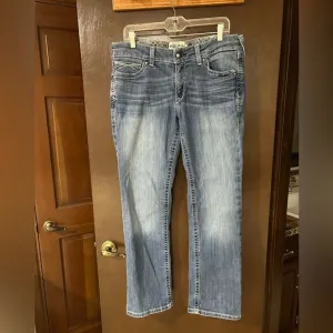 Ariat REAL DENIM Mid Rise Straight Leg Jeans Size 32