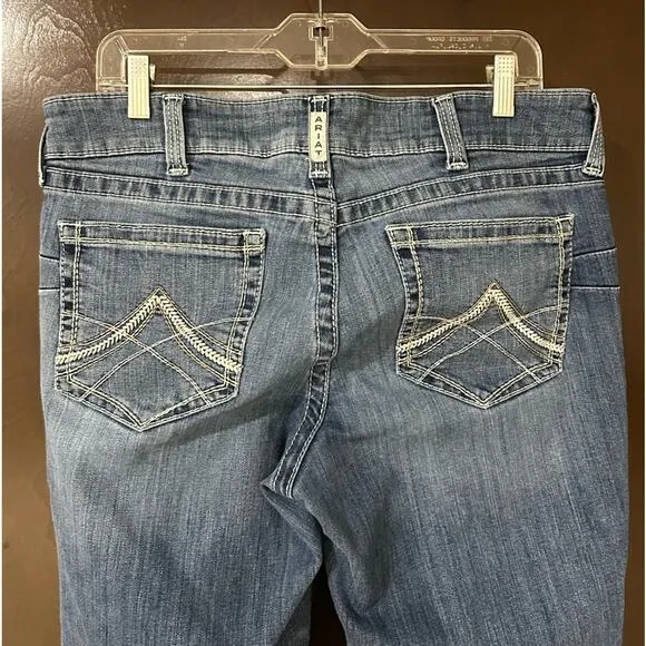 Ariat REAL DENIM Mid Rise Straight Leg Jeans Size 32