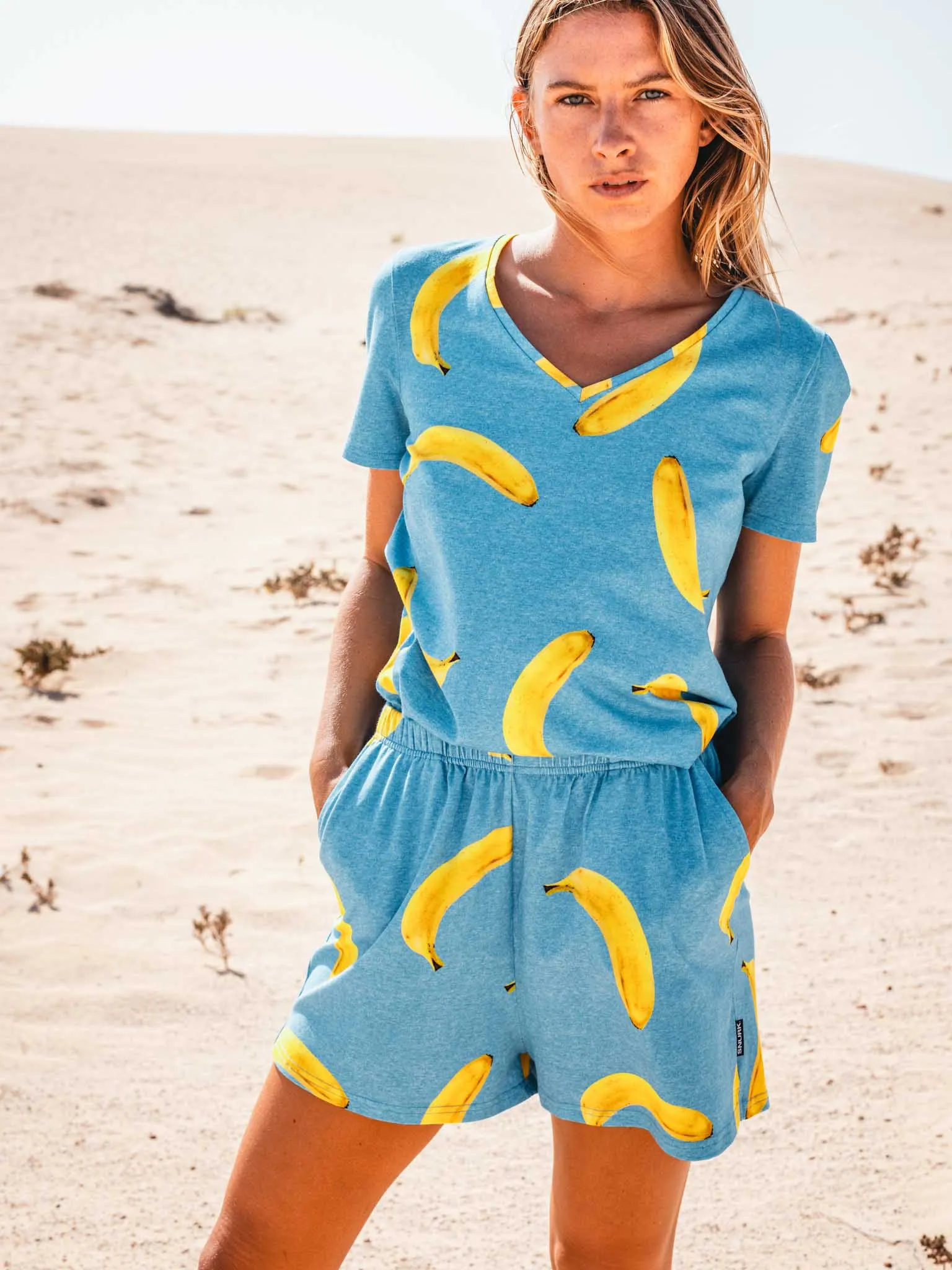 Banana Blue V-neck T-shirt en Shorts set Dames