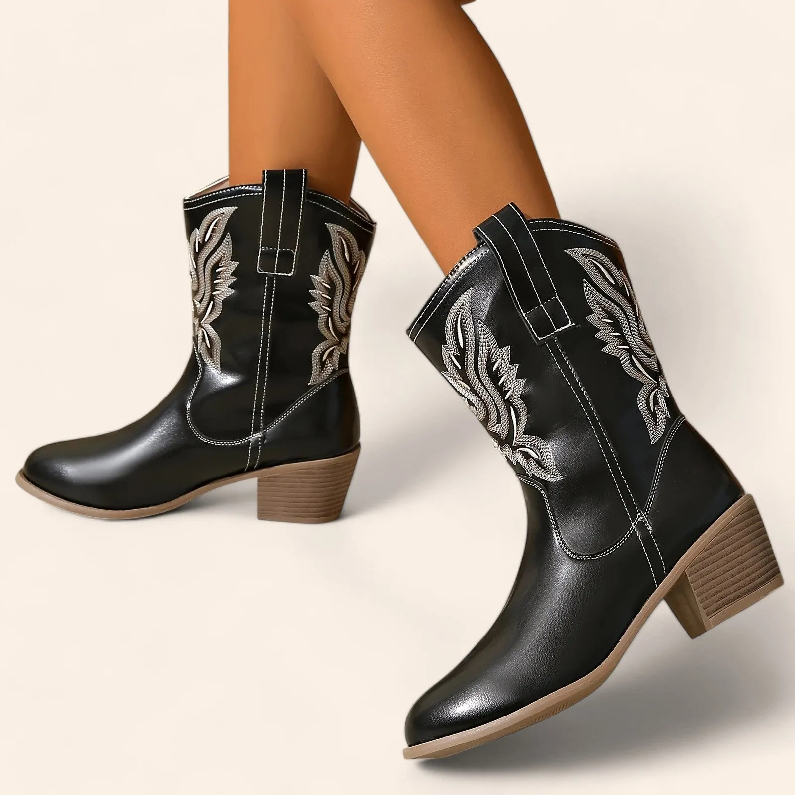 Black cowboy boots with white stitching - N°31