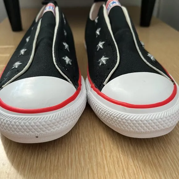 BNWoT CTAS Converse 665169F low STARS (3 Jr.) KICKS