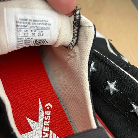BNWoT CTAS Converse 665169F low STARS (3 Jr.) KICKS