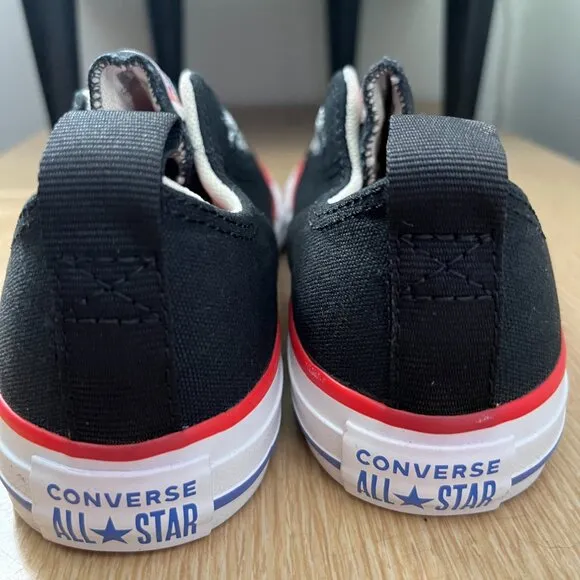BNWoT CTAS Converse 665169F low STARS (3 Jr.) KICKS