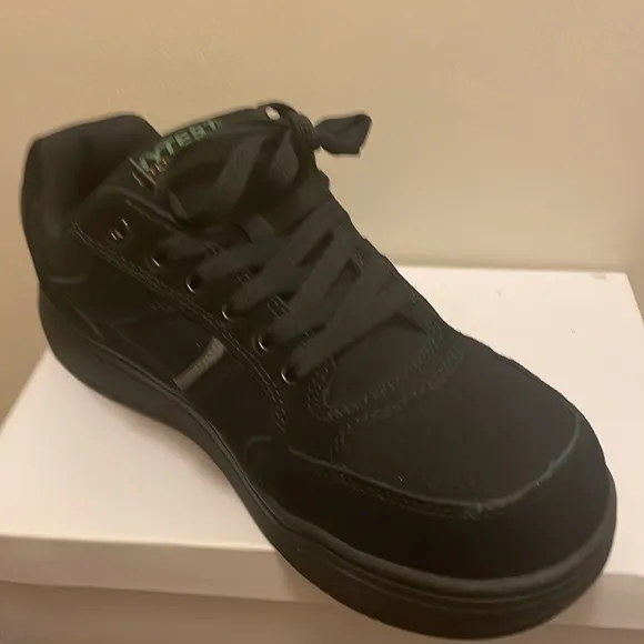 boot shoes. NEW. Hytest Mens safety steel toe &amp; ASTM electrical hazard