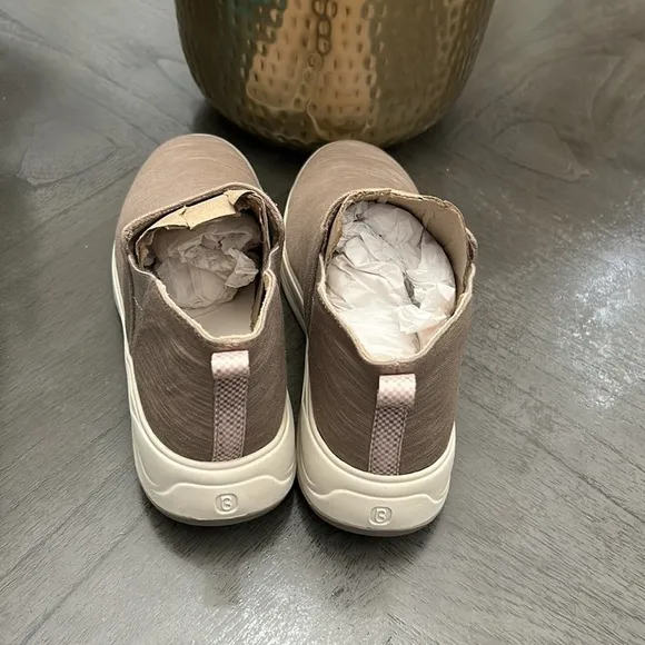 BZees Latte Tempo Slip-On Sneaker - Women
