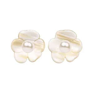Camellia Pearl White Alba Earrings