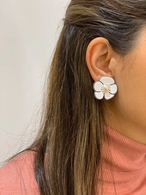 Camellia Pearl White Alba Earrings