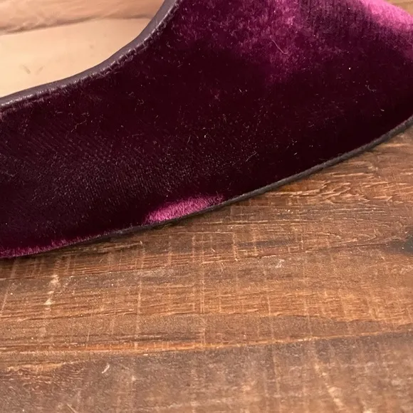 CARMEN SALAS Victoria Purple Velvet Slingback Pumps