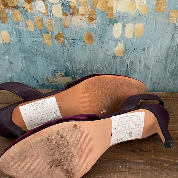 CARMEN SALAS Victoria Purple Velvet Slingback Pumps
