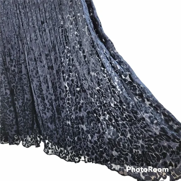 CARON JOY VELVET FLORAL LACE OVERLAY DRESS
