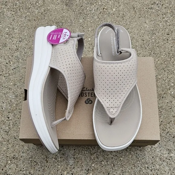 Clarks cloudsteppers cushion sandals women's size 10