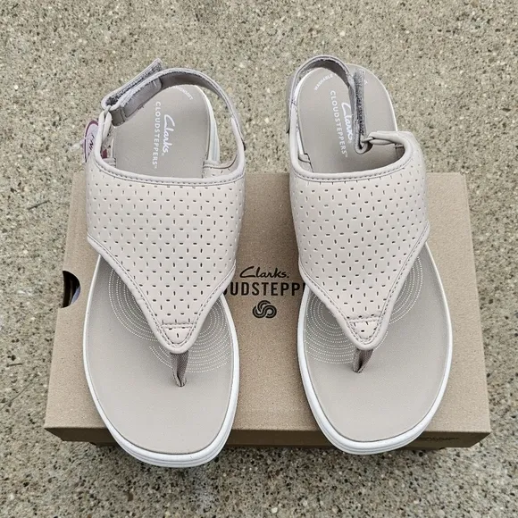 Clarks cloudsteppers cushion sandals women's size 10