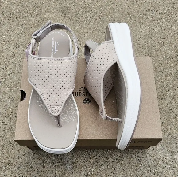 Clarks cloudsteppers cushion sandals women's size 10