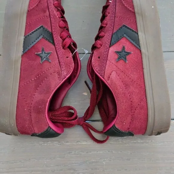 Converse Boys Red Courtland Suede Leather Accent Low Top Sneaker Size 5