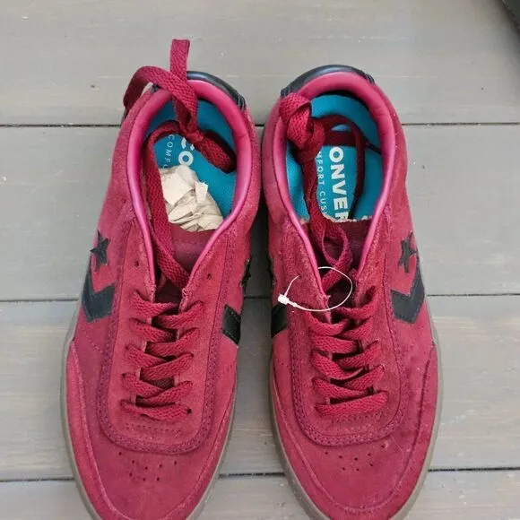 Converse Boys Red Courtland Suede Leather Accent Low Top Sneaker Size 5