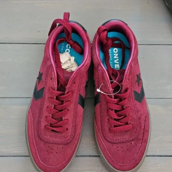 Converse Boys Red Courtland Suede Leather Accent Low Top Sneaker Size 5