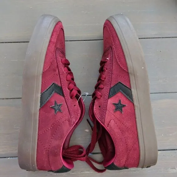 Converse Boys Red Courtland Suede Leather Accent Low Top Sneaker Size 5