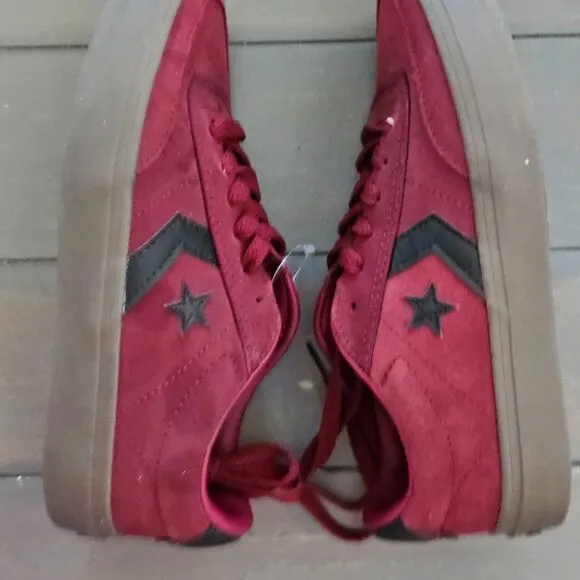 Converse Boys Red Courtland Suede Leather Accent Low Top Sneaker Size 5