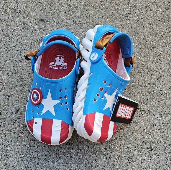 Crocs Captain America sandals youth boys size J2