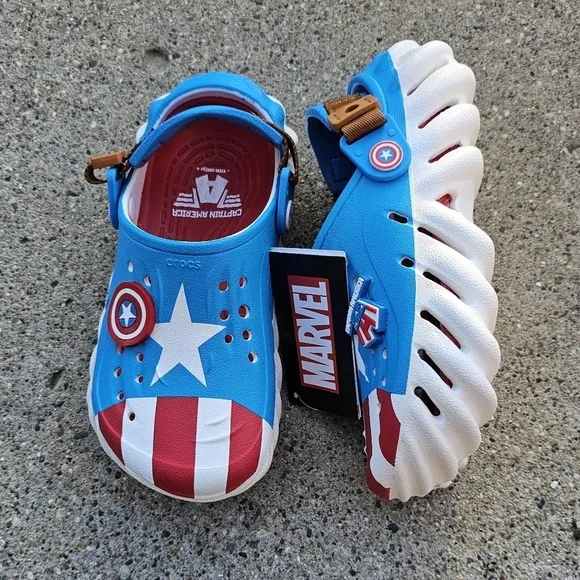 Crocs Captain America sandals youth boys size J2
