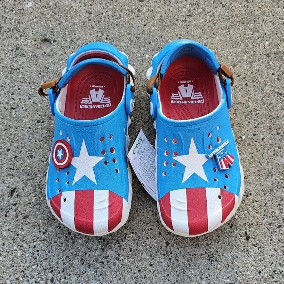 Crocs Captain America sandals youth boys size J2