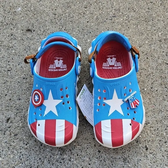 Crocs Captain America sandals youth boys size J2