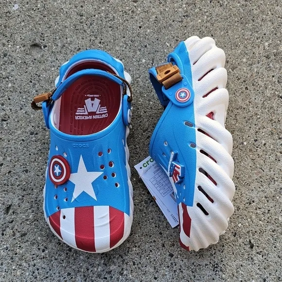 Crocs Captain America sandals youth boys size J2