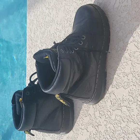 Dr. Marten Mens Industrial Steel Toe Safety Boots Airwair Leather Sz 11