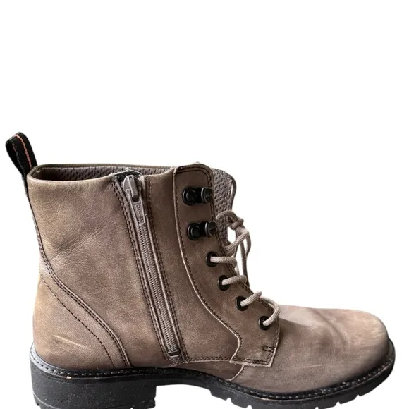 ECCO Women's Neutral Color Leather Ankle Boots Size 8 Casual Block Heel