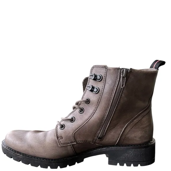 ECCO Women's Neutral Color Leather Ankle Boots Size 8 Casual Block Heel