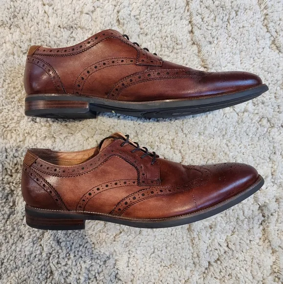 Florsheim Cognac Uptown Wingtip Oxford Comfortech Ortholite w/Criss Cross Lacing
