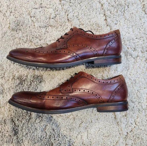 Florsheim Cognac Uptown Wingtip Oxford Comfortech Ortholite w/Criss Cross Lacing