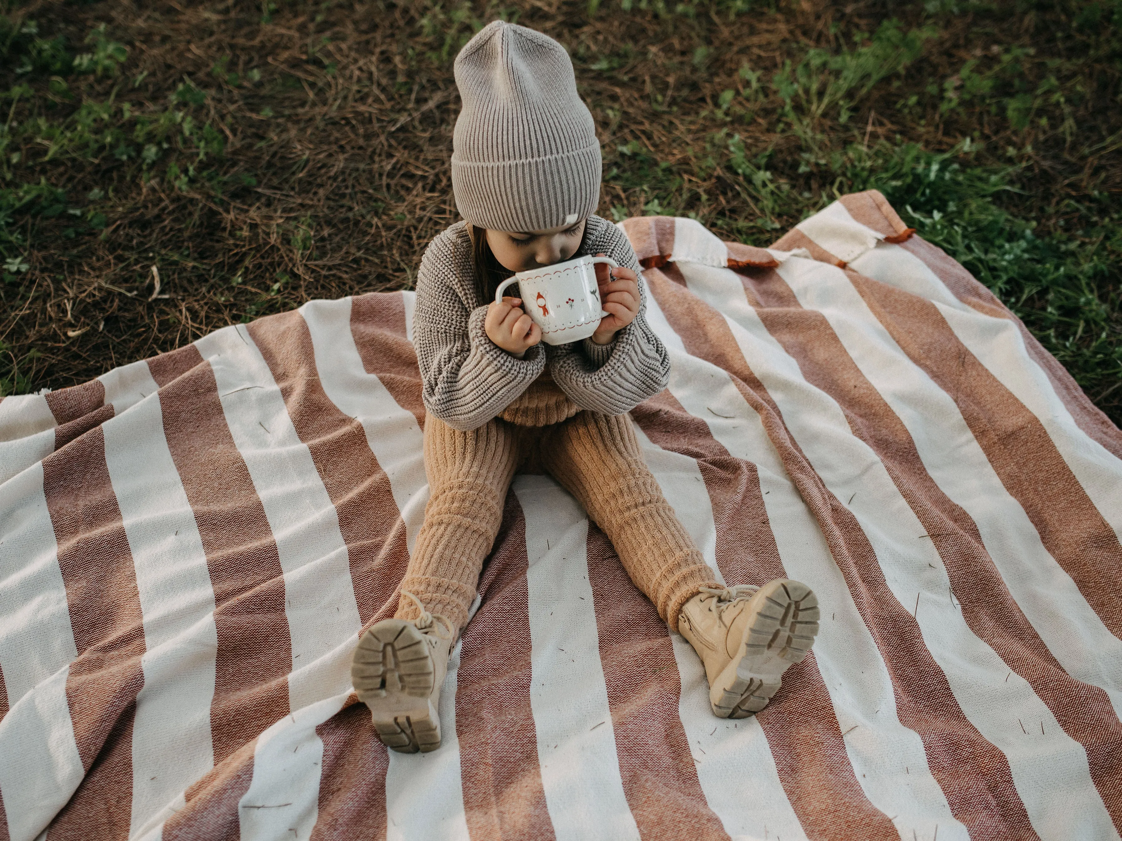 FOOTLESS GRANNY TEDDY SILLY SILAS TIGHTS LIGHT BROWN