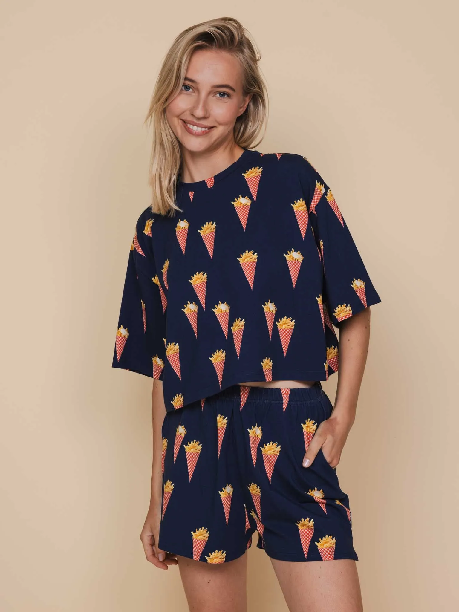 Fries Navy Cropped T-shirt en Shorts set Dames