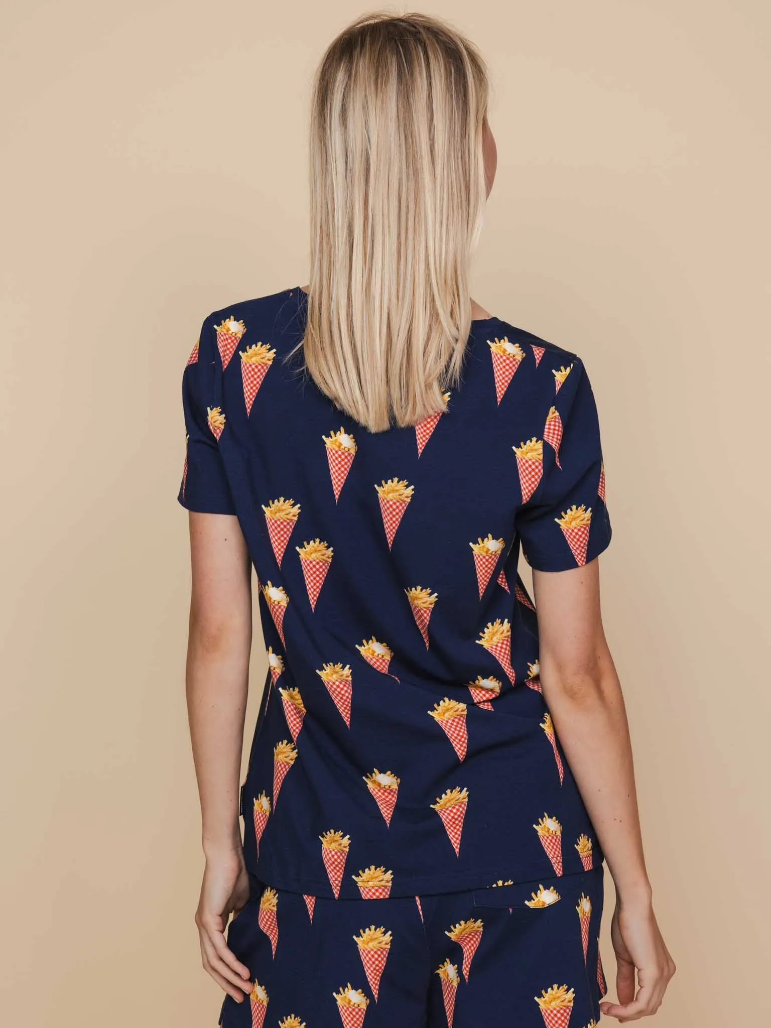 Fries Navy V-neck T-shirt en Shorts set Dames