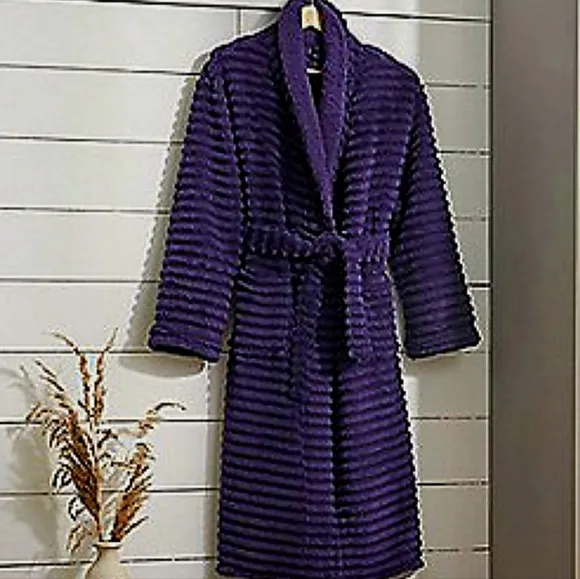 Geneva Textured Robe &amp; Slipper Set. Womans.